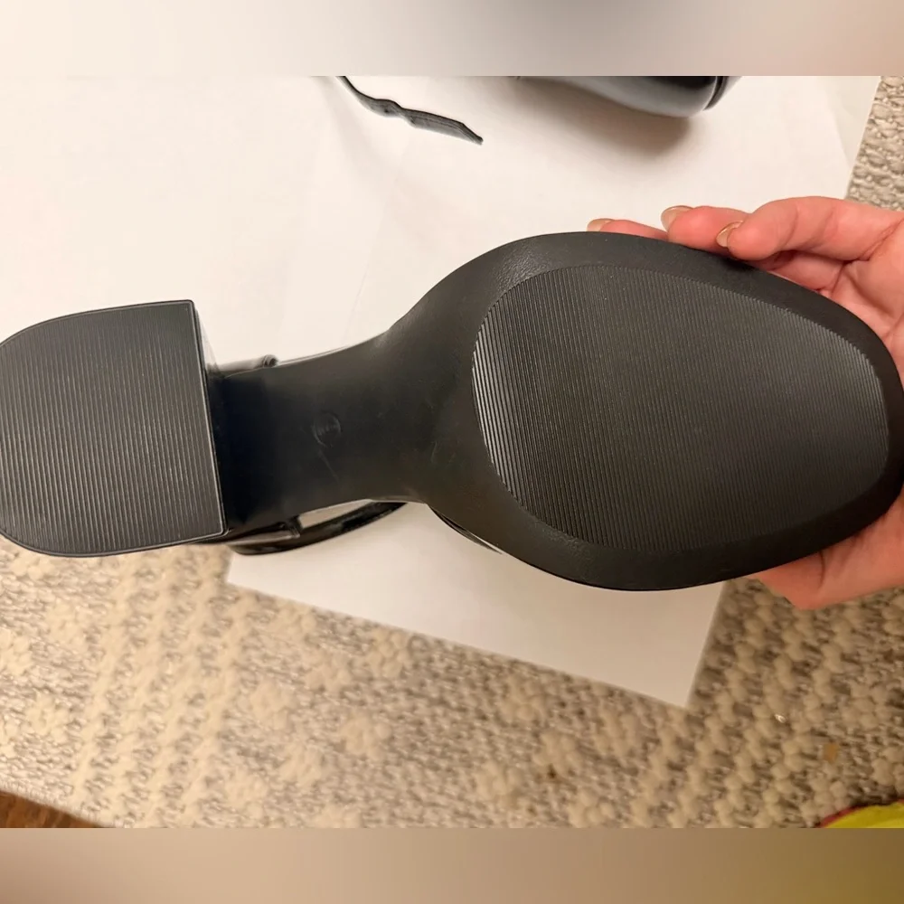 SO Black Glossy Platform Mary Jane Heels - Picture 2 of 6